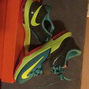 KD 7 size 6.5 multi color Kids